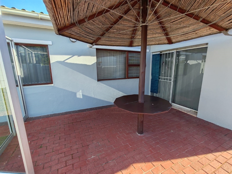 3 Bedroom Property for Sale in De Kelders Western Cape